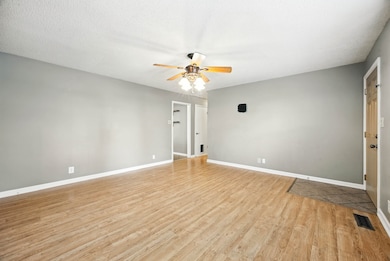 2153 Blakemore Dr, Clarksville, TN 37040 - photo 4