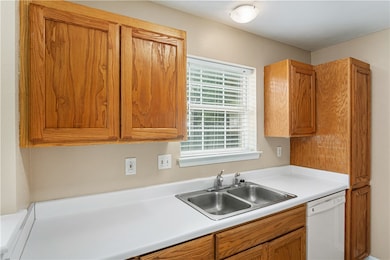 2505 Ashford Dr unit Classic, College Station, TX 77840 - photo 3