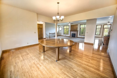 4707 W Jenna Ct, Franklin, WI 53132 - photo 6