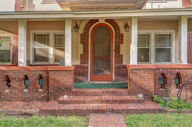 1505 E Walnut St-34