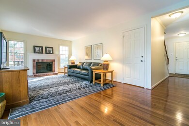 2225 Benedictine Ct, Vienna, VA 22182 - photo 4