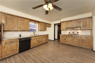 Large open kitchen, room enough for dining table
