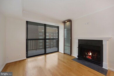 The Gibson unit 901, Washington, DC 20037 - photo 3