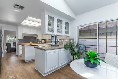 24412 Voltara Ct, Calabasas, CA 91302 - photo 5