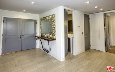 339 N Palm Dr unit 303, Beverly Hills, CA 90210 - photo 3