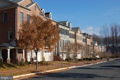 6872 Frase Dr, Falls Church, VA 22043 - photo 2