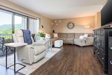 2025_08_August_800_Reads_Lake_Rd_Unit_00