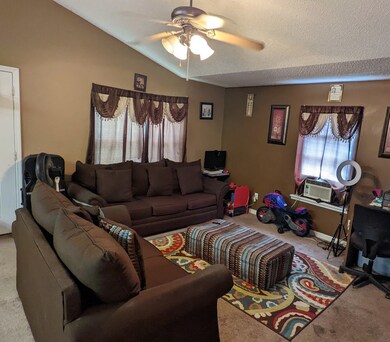 712 N Thomas St, Fitzgerald, GA 31750 - photo 2