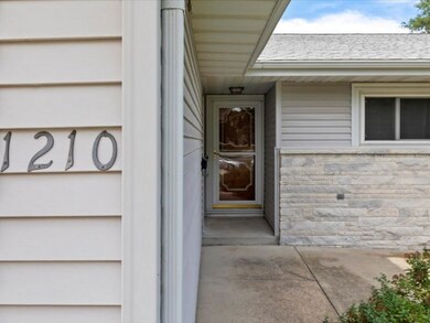 1210 Longman Dr, Shenandoah, IA 51601 - photo 3