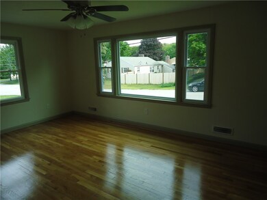 119 Marshall Rd, Woonsocket, RI 02895 - photo 7