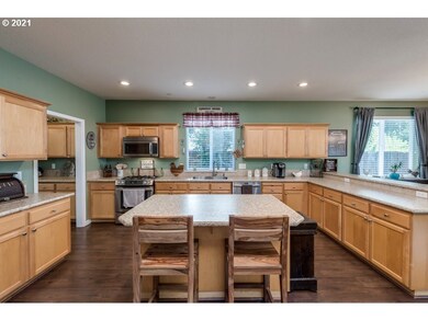 1412 NE 18th Place, Canby, OR 97013 - photo 6