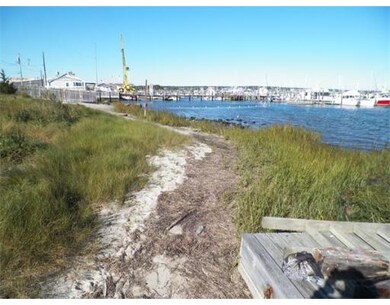 173 Cherry and Webb Ln unit 1, Westport, MA 02790 - photo 5