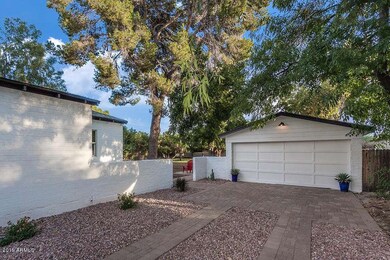 2441 E Mitchell-4