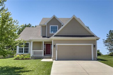 20084 S Palisade St, Spring Hill, KS 66083 - photo 2