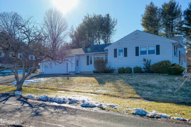 40 Darlene Ave, Pittsfield, MA 01201 - photo 3