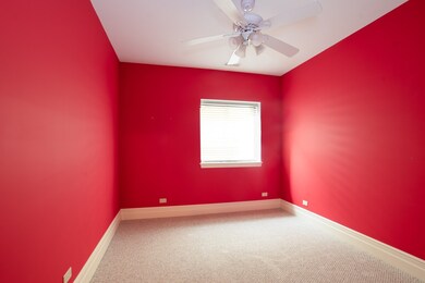 906 Queens Ln, Glenview, IL 60025 - photo 2