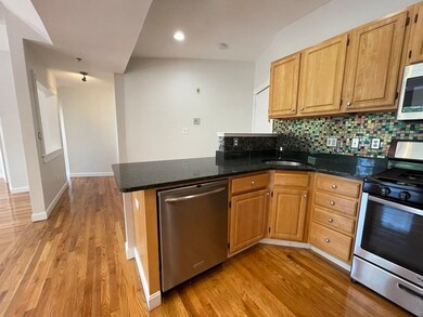 33 Summer St unit 4, Somerville, MA 02143 - photo 6