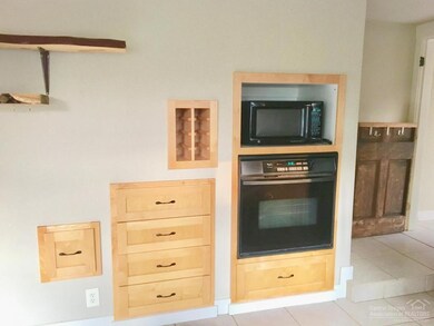 1255 NW Davenport Ave, Bend, OR 97701 - photo 5