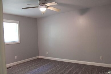 70 Georgetown Dr, Leicester, NC 28748 - photo 6