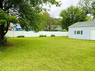 38 Malcolm Rd, Springfield, MA 01109 - photo 3