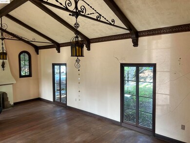 6000 N Rockridge Blvd, Oakland, CA 94618 - photo 2