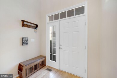 1376 Park Garden Ln, Reston, VA 20194 - photo 3