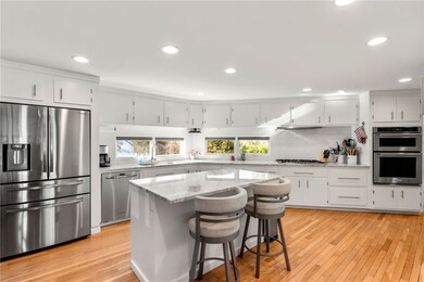 25 Firethorn Ln, Cranston, RI 02920 - photo 5
