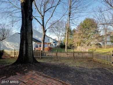 12752 Turberville Ln, Herndon, VA 20171 - photo 2