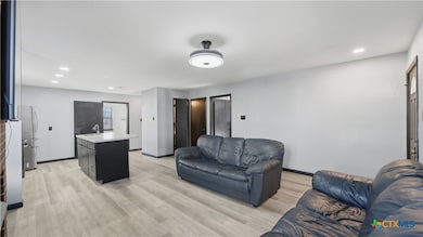 431 N Milam St, Seguin, TX 78155 - photo 5