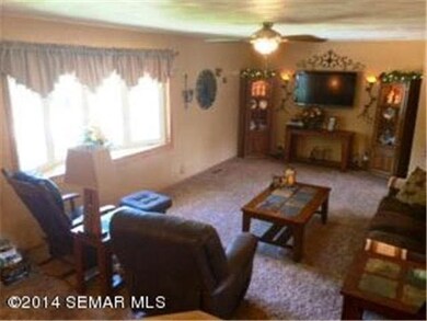 910 Spicer Rd, Albert Lea, MN 56007 - photo 2