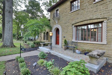 Patio w/mozaic tile inlay