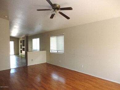 LIVING RM