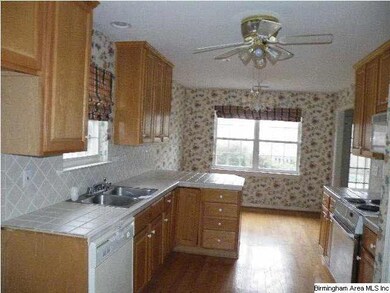 4601 Fairfax Ct, Birmingham, AL 35235 - photo 6