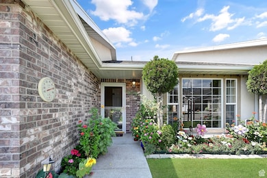 315 Mountain View Ln, Providence, UT 84332 - photo 2