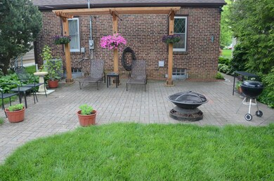 2422 Havenwood Dr N, Columbus, OH 43209 - photo 3