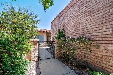 251 E Crooked Stick Dr, Tucson, AZ 85737 - photo 3