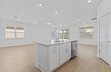 33308 Binding Ties Ln, Wesley Chapel, FL 33545 - photo 6