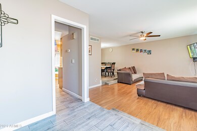 14220 N 33rd Ave (6 of 25)