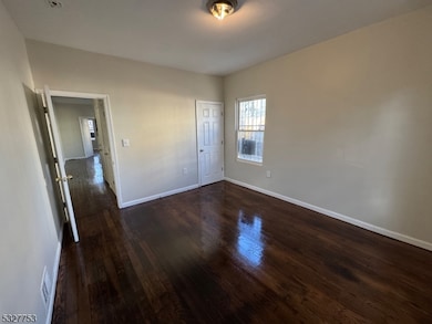 56 Aldine St, Newark, NJ 07112 - photo 6