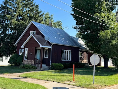 452 Mill St, Manawa, WI 54949 - photo 2