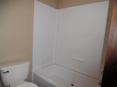 956 Agnes Cir, Springtown, TX 76082 - photo 7