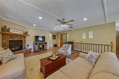 587 Rainbow Cir, Lake Lure, NC 28746 - photo 4