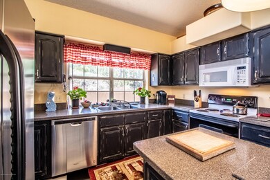 621 Cerrillos Dr, Farmington, NM 87401 - photo 6
