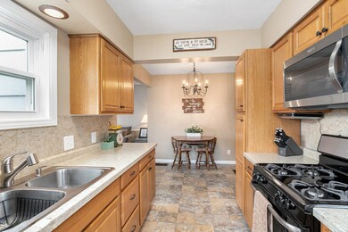 933 Aberdeen St NE, Grand Rapids, MI 49505 - photo 6