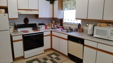 004 Kitchen