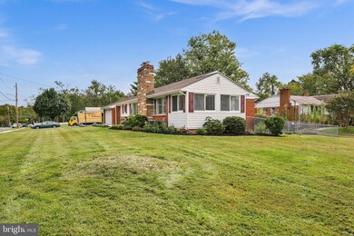 5843 Glen Forest Dr, Falls Church, VA 22041 - photo 3