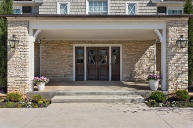 Doorway to property with a porch