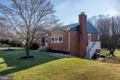 6813 Collinsdale Rd, Parkville, MD 21234 - photo 2