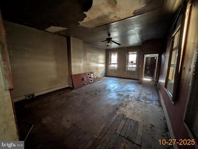 936 Mechanic St, Camden, NJ 08104 - photo 2