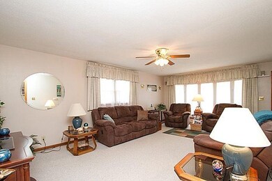 livingroom1_700